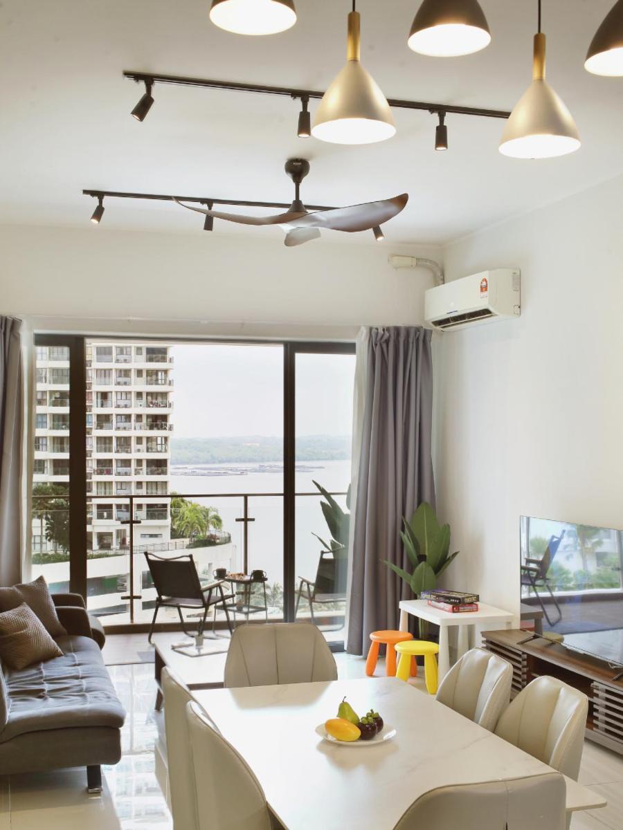 Apartemen Danga Bay 3br - Secret Lounge - Netflix - Dryer